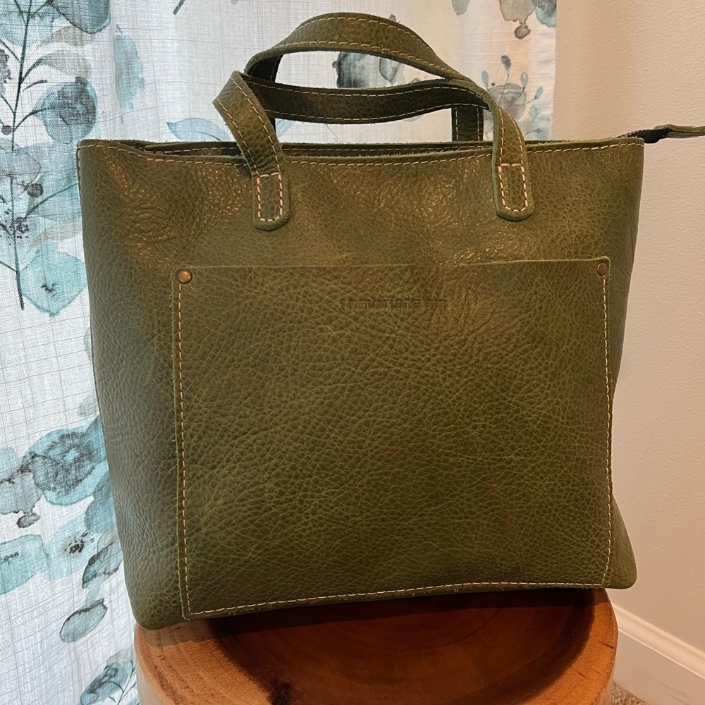 Portland Leather Goods Kiwi Medium Crossbody